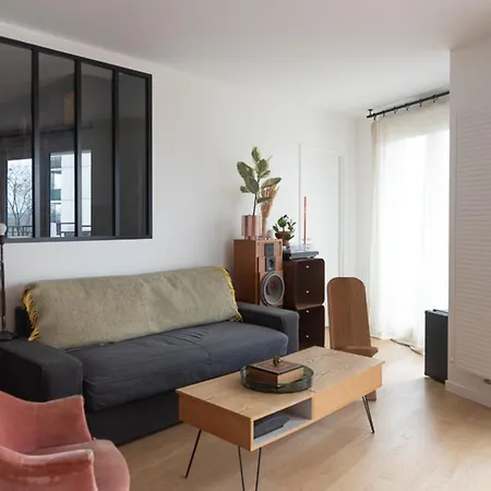 Lovely 80 M Balcony Near Paris *