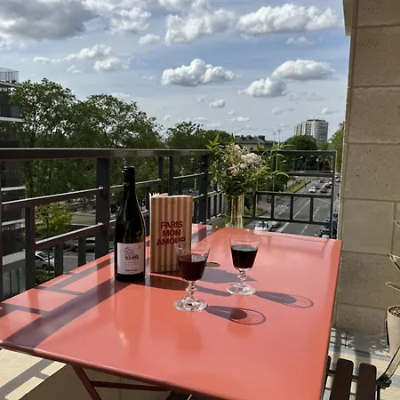 Lovely 80 M Balcony Near Paris *